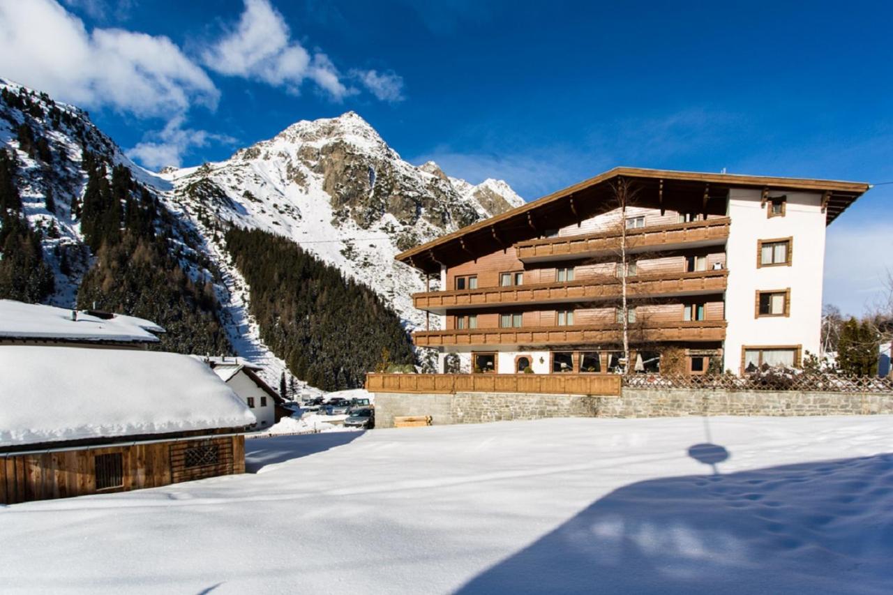 Pension Mittagskogel ザンクト・レオンハルト・イム・ピッツタール エクステリア 写真